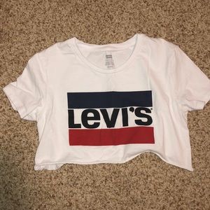Levi’s cropped t-shirt